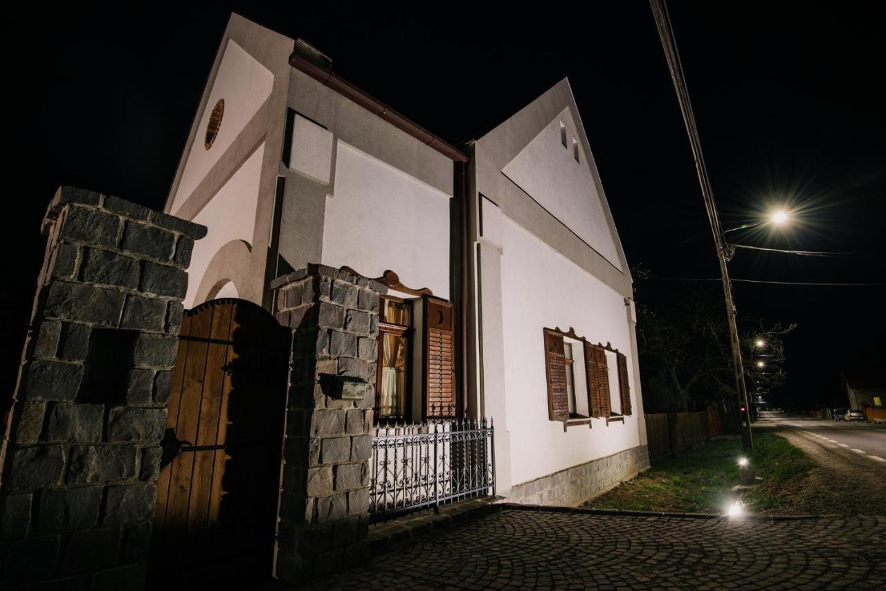 Molnos Kuria Pension Corund (Harghita) Exterior foto